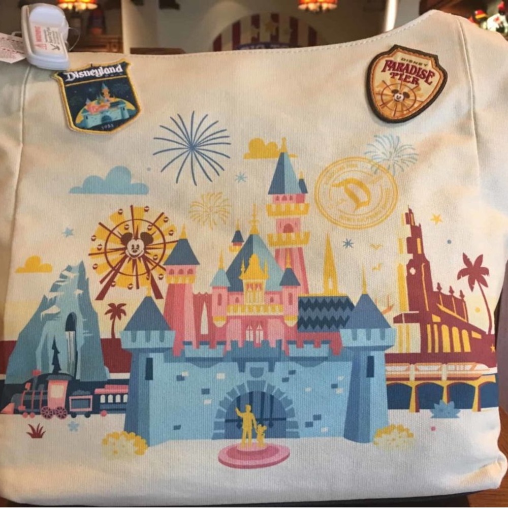 NWT Rare 2018 Disneyland Castle Canvas tote